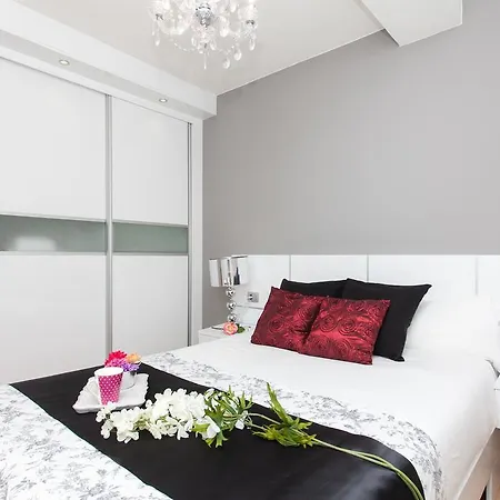 Apartman Urban By Vacanzy Collection *