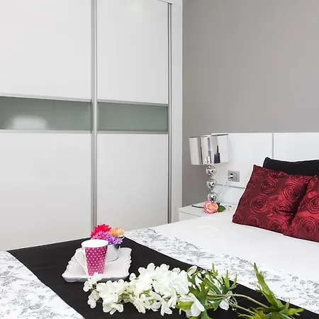 Urban By Vacanzy Collection *